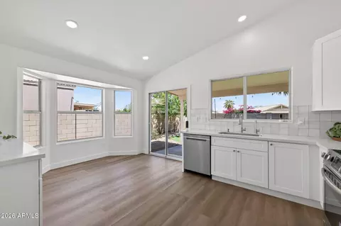 Kitchen - 4705 E Desert Wind Dr, Phoenix, AZ 85044 photo 3 of 3