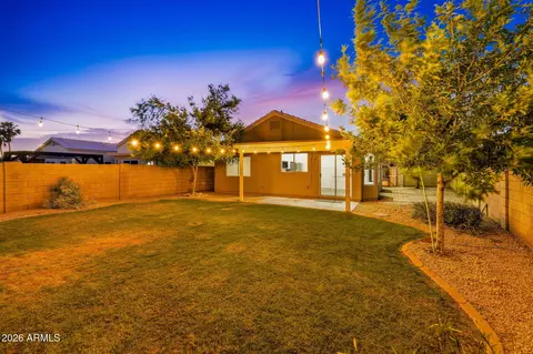 Exterior - 4705 E Desert Wind Dr, Phoenix, AZ 85044 photo 7 of 12