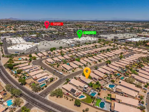 View/Area - 4705 E Desert Wind Dr, Phoenix, AZ 85044 photo 7 of 9