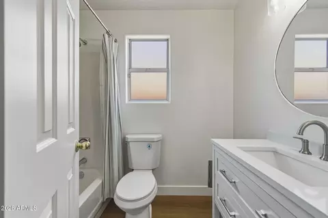 Bath - 4705 E Desert Wind Dr, Phoenix, AZ 85044 photo 1 of 6