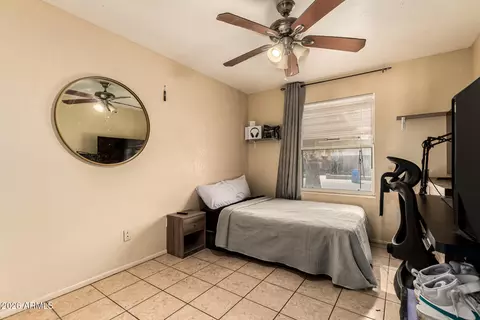 Bedroom - 2 E Muriel Dr, Phoenix, AZ 85022 photo 4 of 8