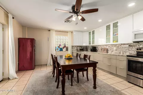 Kitchen - 2 E Muriel Dr, Phoenix, AZ 85022 photo 4 of 4
