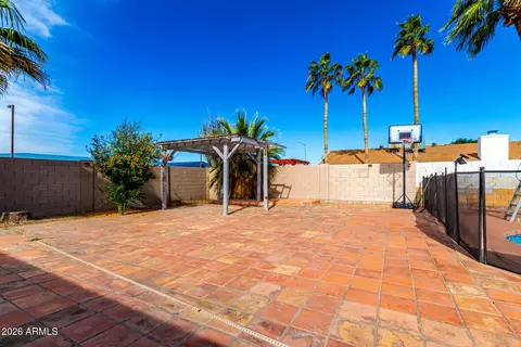 Exterior - 2 E Muriel Dr, Phoenix, AZ 85022 photo 4 of 6