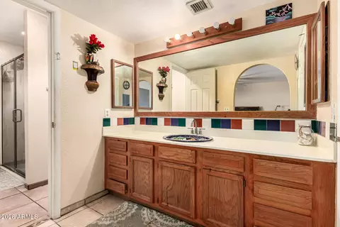 Bath - 2 E Muriel Dr, Phoenix, AZ 85022 photo 1 of 4
