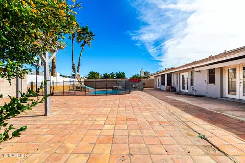 Exterior - 2 E Muriel Dr, Phoenix, AZ 85022 photo 5 of 6