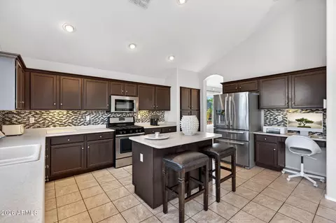 Kitchen - 9737 E Lobo Ave, Mesa, AZ 85209 photo 4 of 13