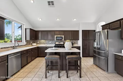 Kitchen - 9737 E Lobo Ave, Mesa, AZ 85209 photo 6 of 13