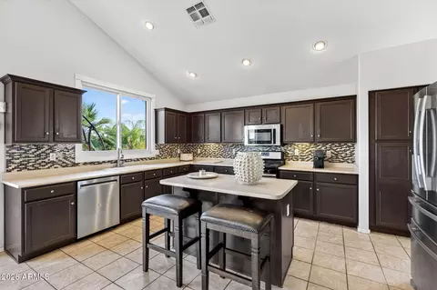 Kitchen - 9737 E Lobo Ave, Mesa, AZ 85209 photo 5 of 13