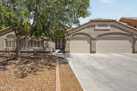 221 S Quartz St, Gilbert, AZ 85296