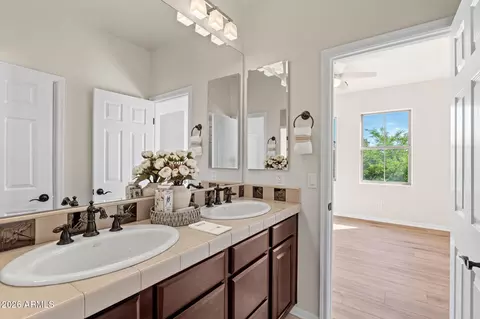 Bath - 3660 E Maffeo Rd, Phoenix, AZ 85050 photo 7 of 7