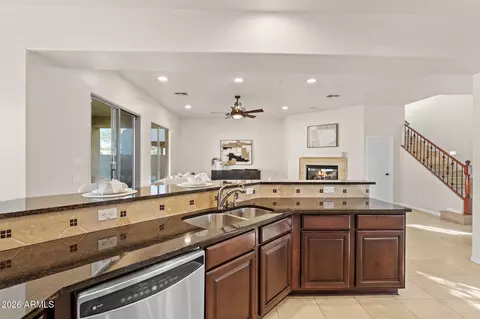 Kitchen - 3660 E Maffeo Rd, Phoenix, AZ 85050 photo 7 of 11
