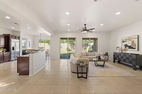 Living - 3660 E Maffeo Rd, Phoenix, AZ 85050 photo 6 of 6