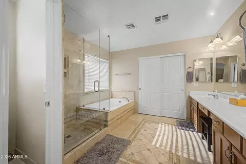 Bath - 4490 E Marshall Ave, Gilbert, AZ 85297 photo 2 of 5