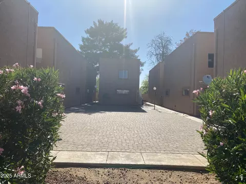 6302 N 64th Dr #12, Glendale, AZ 85301