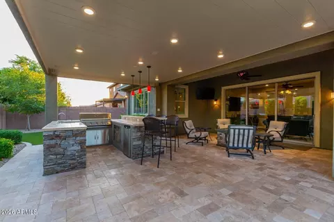 Exterior - 1177 E Kingbird Dr, Gilbert, AZ 85297 photo 2 of 13