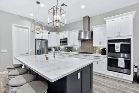 Kitchen - 1177 E Kingbird Dr, Gilbert, AZ 85297 photo 2 of 5