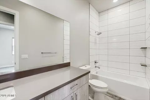Bath - 2645 E Osborn Rd #3, Phoenix, AZ 85016 photo 3 of 3