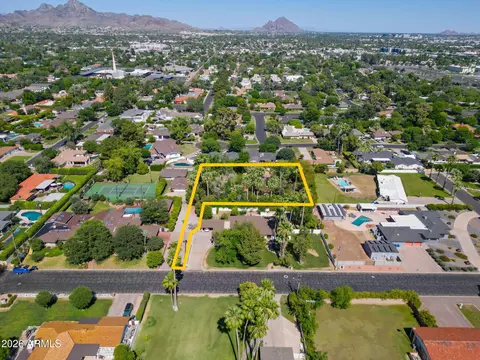 View/Area - 6121 N 3rd Ave, Phoenix, AZ 85013 photo 7 of 10