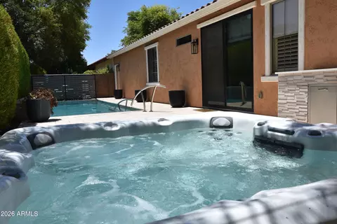 Exterior - 963 S Colonial Dr, Gilbert, AZ 85296 photo 5 of 6