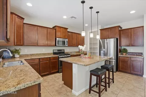 Kitchen - 10265 E Sable Ave, Mesa, AZ 85212 photo 4 of 6