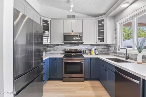 Kitchen - 3025 E Bremen St, Phoenix, AZ 85032 photo 1 of 2