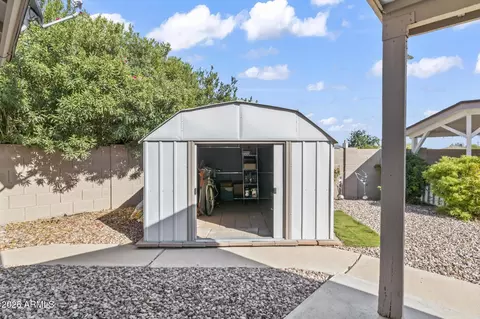 Exterior - 3025 E Bremen St, Phoenix, AZ 85032 photo 5 of 8