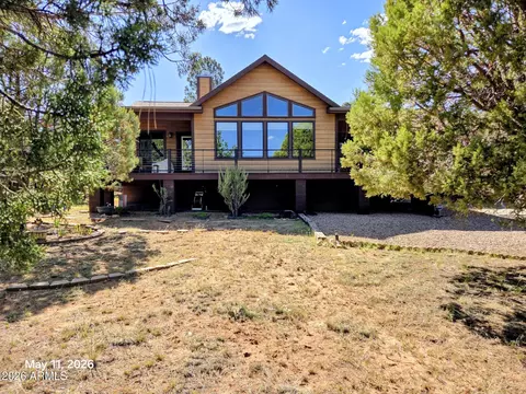 2974 Arrowhead Dr, Overgaard, AZ 85933