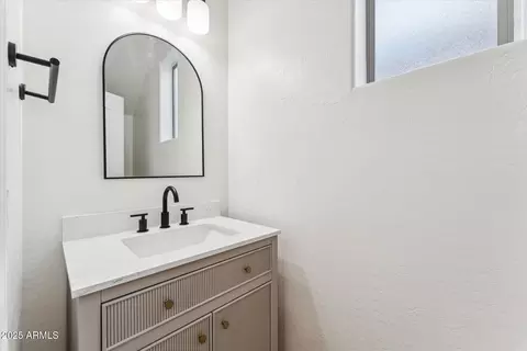 Bath - 9934 Empress Ave, Mesa, AZ 85208 photo 1 of 3