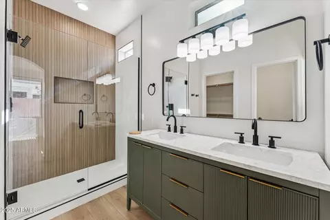 Bath - 9934 Empress Ave, Mesa, AZ 85208 photo 2 of 3