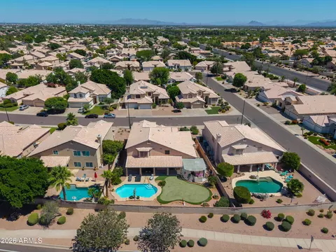 View/Area - 821 W Rawhide Ave, Gilbert, AZ 85233 photo 1 of 9