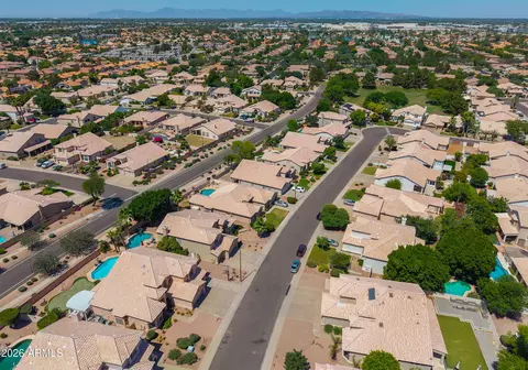 View/Area - 821 W Rawhide Ave, Gilbert, AZ 85233 photo 4 of 9