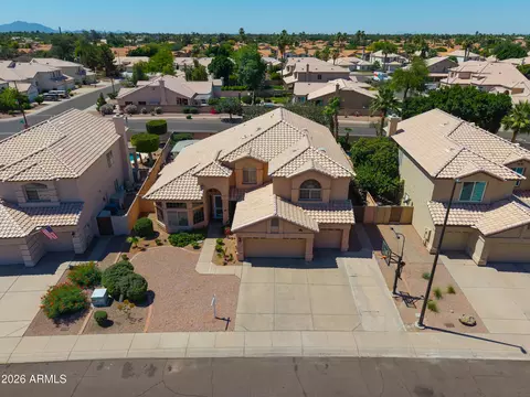 View/Area - 821 W Rawhide Ave, Gilbert, AZ 85233 photo 7 of 9