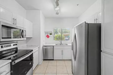 9600 N 96th St #120, Scottsdale, AZ 85258