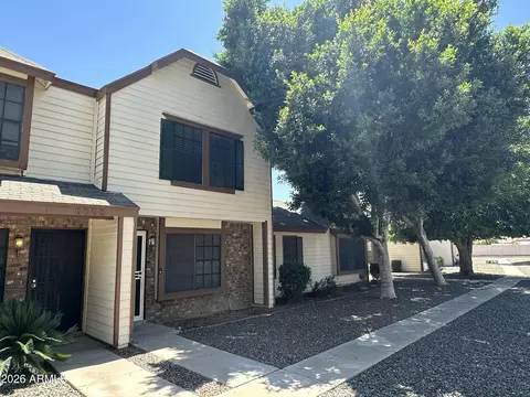 6610 W Kingston Ln, Glendale, AZ 85306