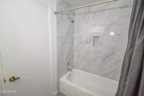 6610 W Kingston Ln, Glendale, AZ 85306