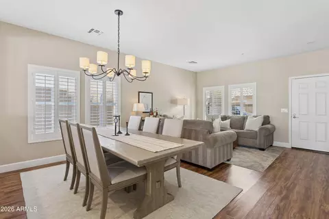 8866 E Shangri La Rd, Scottsdale, AZ 85260