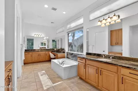 Bath - 4744 E Carob Dr, Gilbert, AZ 85298 photo 9 of 14