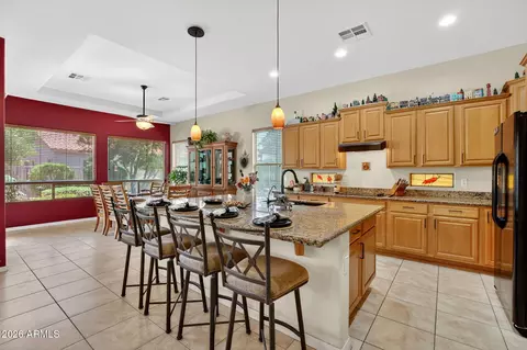 Kitchen - 4744 E Carob Dr, Gilbert, AZ 85298 photo 3 of 9