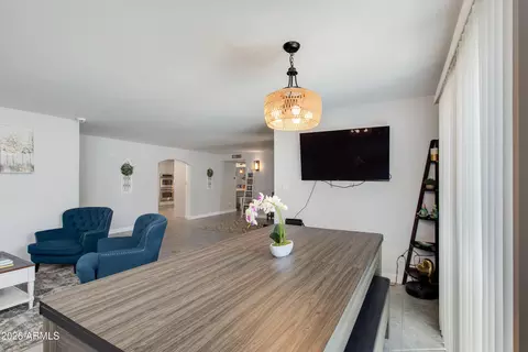 Dining - 8219 N 3rd Ave, Phoenix, AZ 85021 photo 2 of 4
