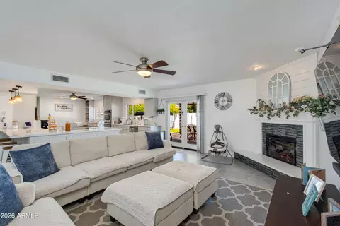 Living - 8219 N 3rd Ave, Phoenix, AZ 85021 photo 3 of 3