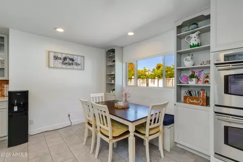 Dining - 8219 N 3rd Ave, Phoenix, AZ 85021 photo 3 of 4