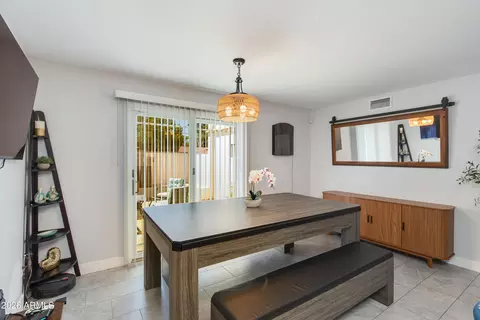 Dining - 8219 N 3rd Ave, Phoenix, AZ 85021 photo 1 of 4