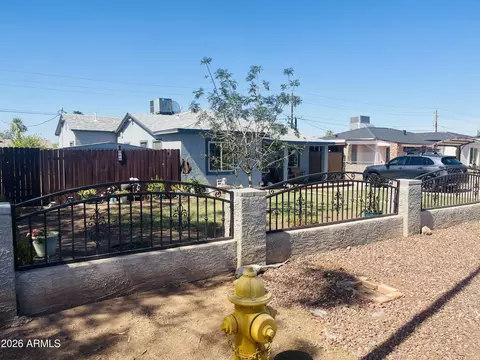 104 W Pueblo Ave, Phoenix, AZ 85041