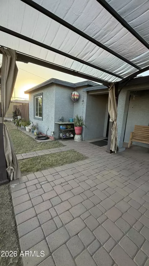 104 W Pueblo Ave, Phoenix, AZ 85041