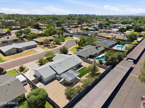 View/Area - 6128 N 16th Pl, Phoenix, AZ 85016 photo 3 of 5