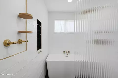 Bath - 6128 N 16th Pl, Phoenix, AZ 85016 photo 4 of 4