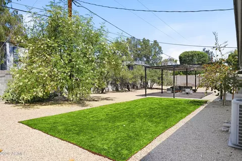 Exterior - 6128 N 16th Pl, Phoenix, AZ 85016 photo 2 of 4