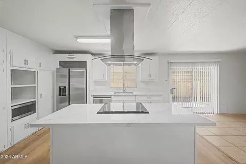 6602 W Mission Ln, Glendale, AZ 85302