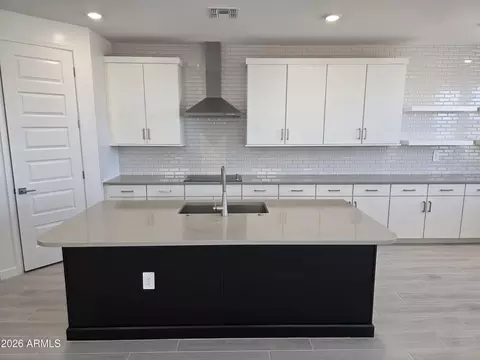 Kitchen - 9750 S 12th St S, Phoenix, AZ 85042 photo 2 of 5