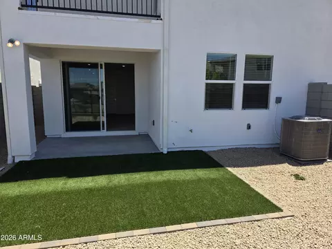 Exterior - 9750 S 12th St S, Phoenix, AZ 85042 photo 3 of 15